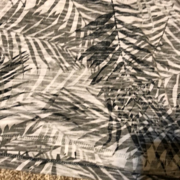 B&W Tee - Picture 3 of 4